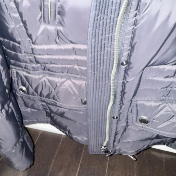 Burberry Brit Puffer Jacket in Black, size Medium - Picture 8 of 14